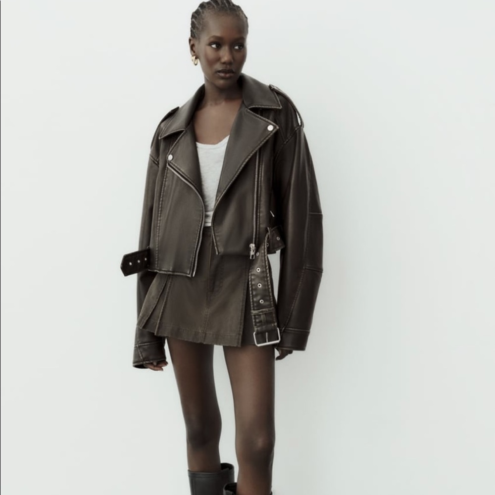 Viral cropped leather jacket